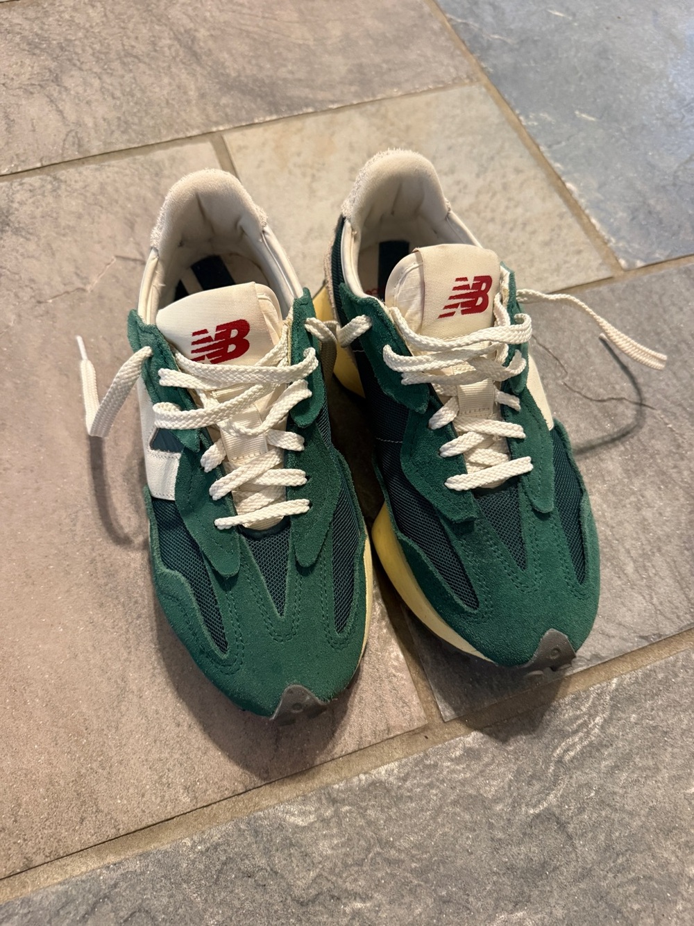 New Balance women’s Dark Green, White Athletic Sneakers size 7